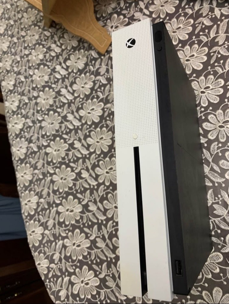 Xbox one s - 1