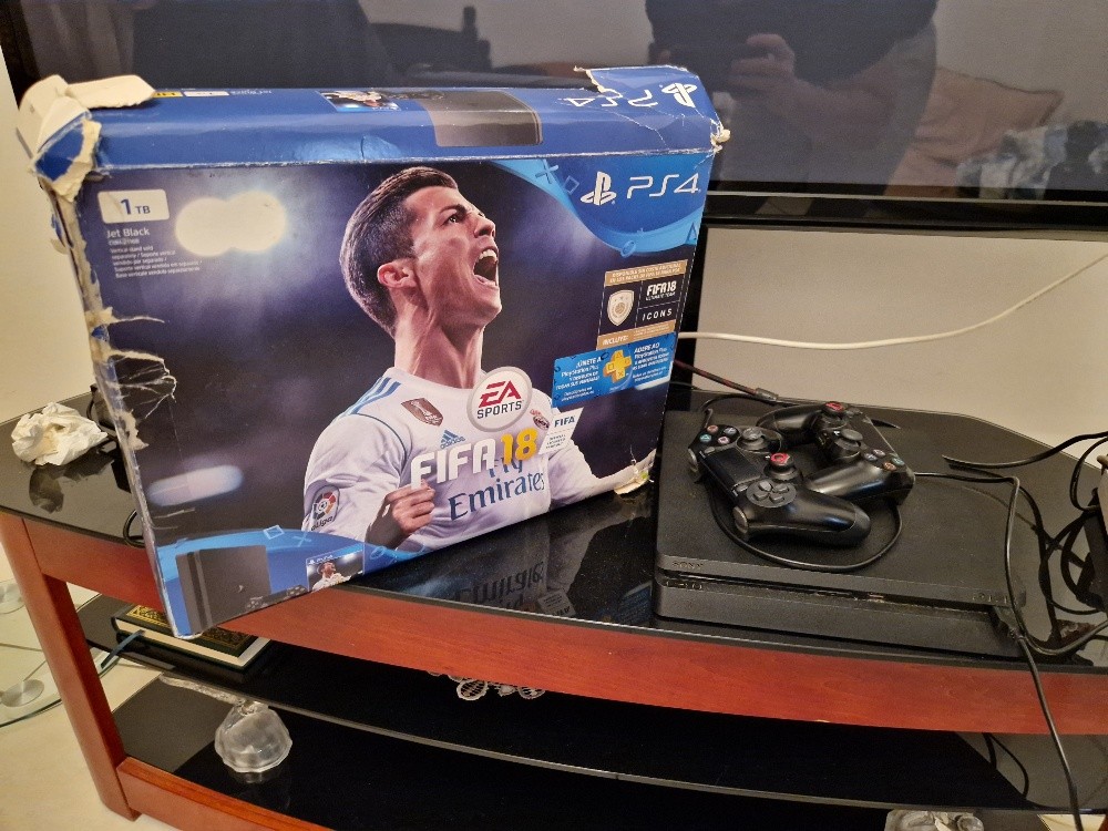 بلاي 4 - 1