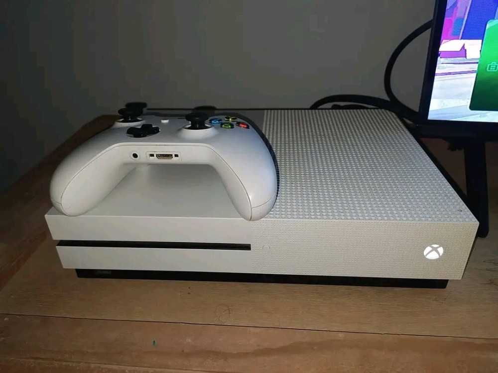 xbox one s 1t - 2