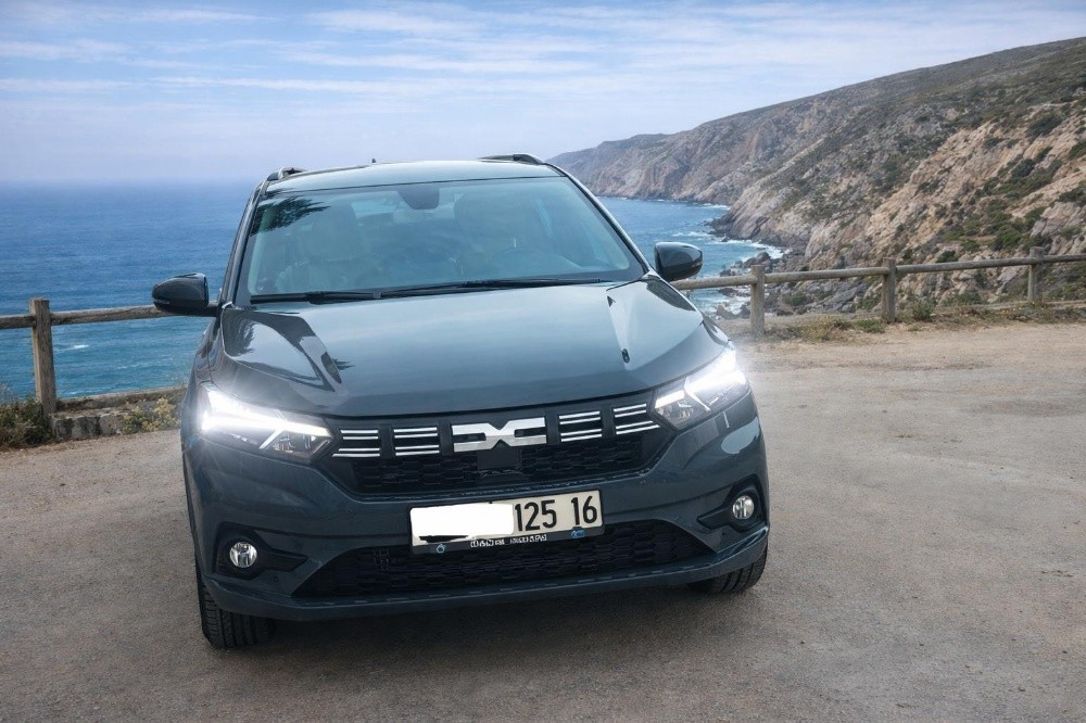 Dacia logan en vent - 1