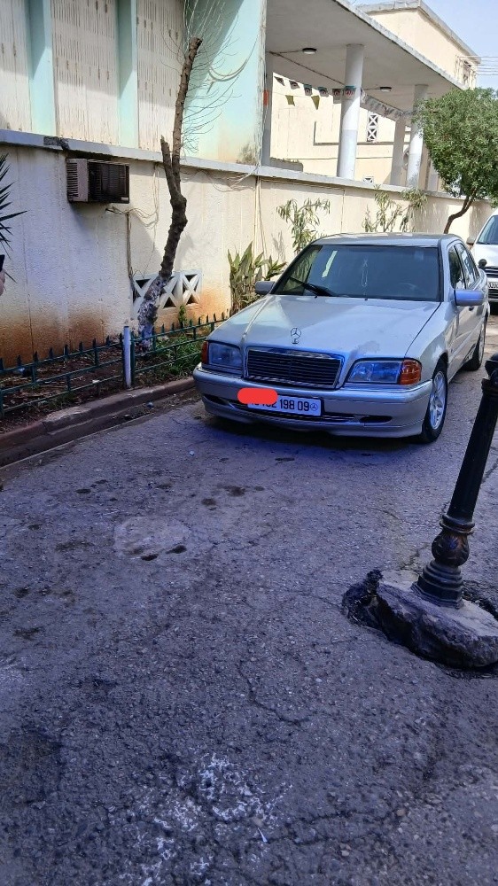 Mercedes C220 - 1