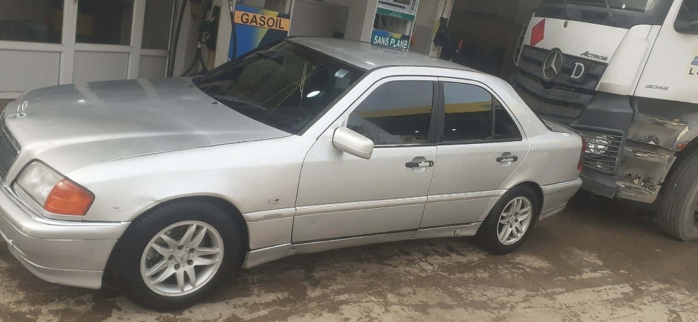 Mercedes C220 - 2