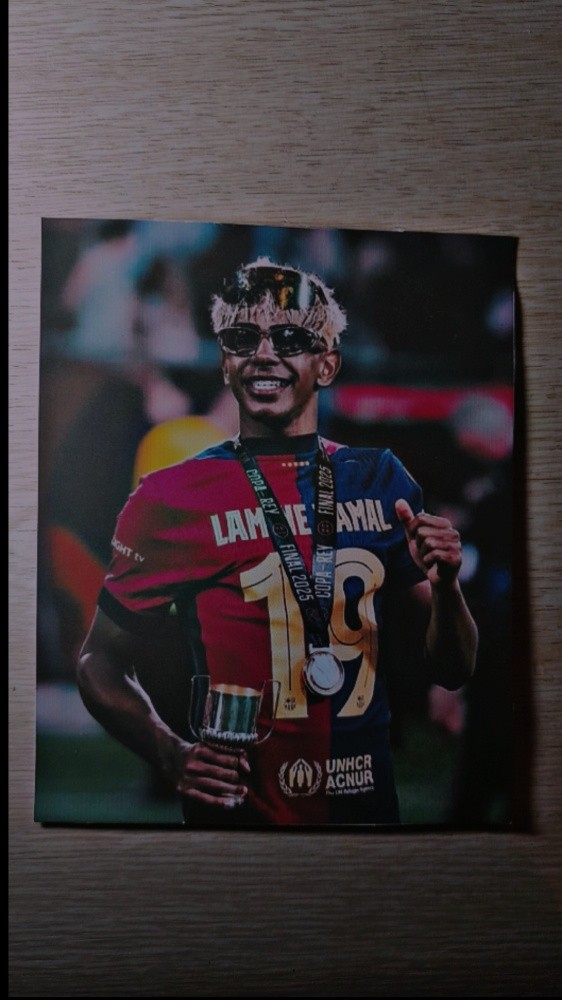 صورة ملصقة للاعب لامين يامال - 1