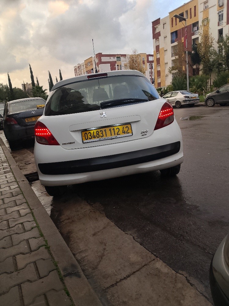207 بيجو  - 3