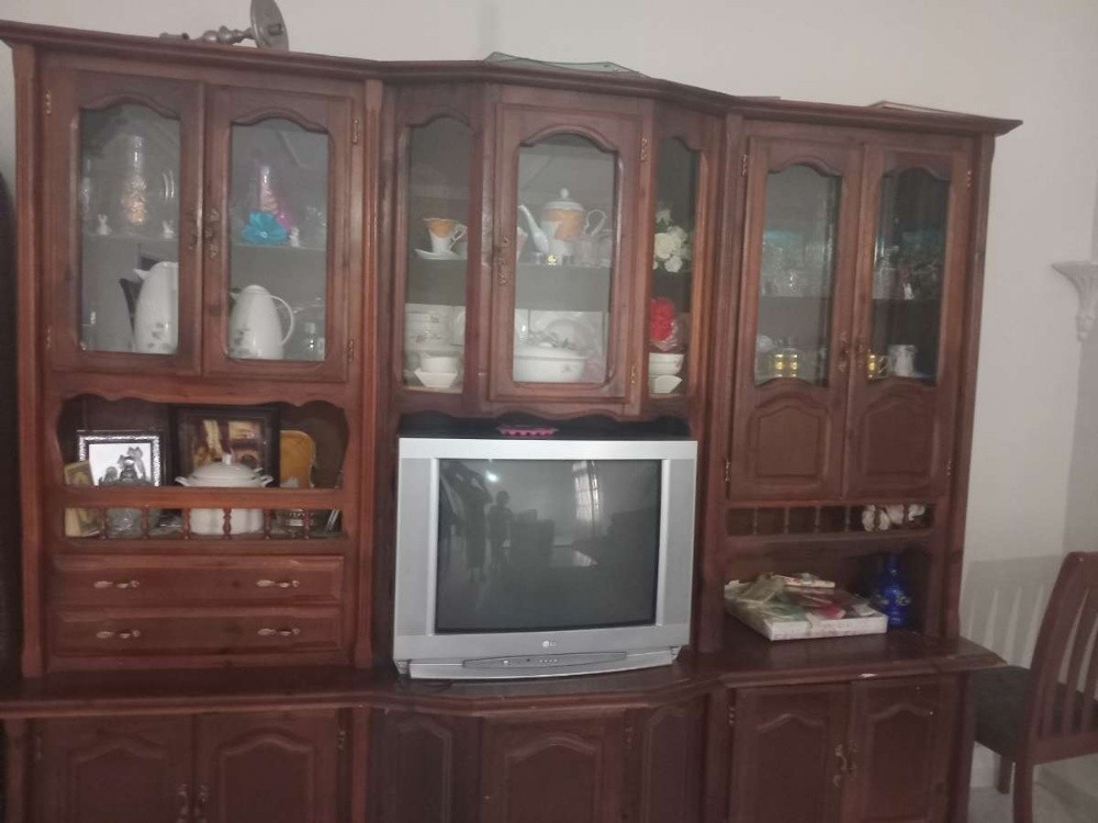 une bibliothèque à vendre - 1