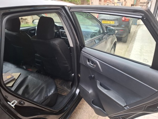 A vendre Toyota Auris - 16