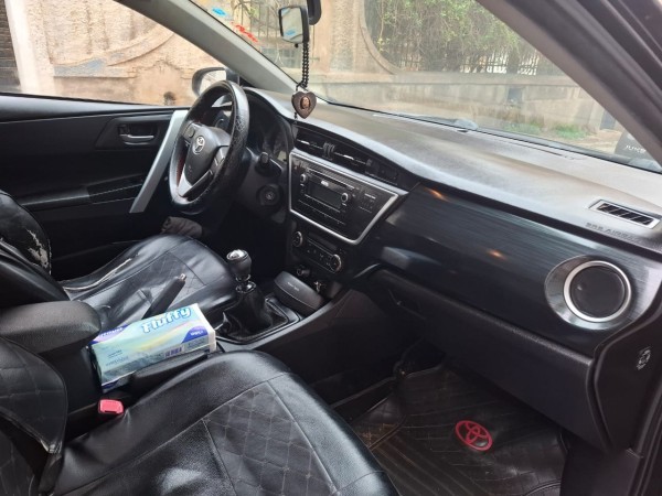 A vendre Toyota Auris - 19