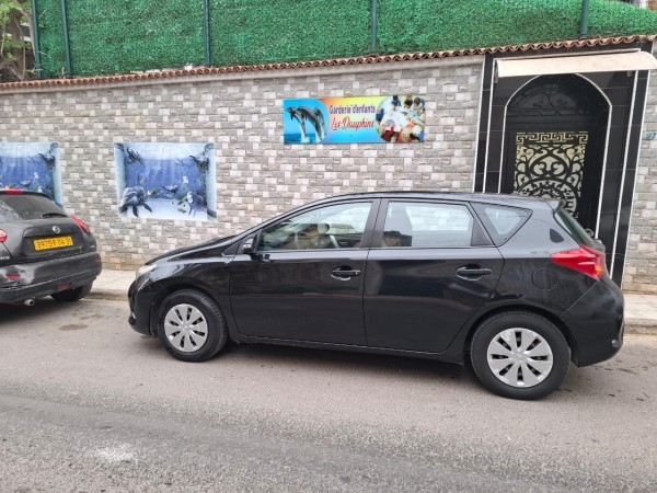 A vendre Toyota Auris - 23