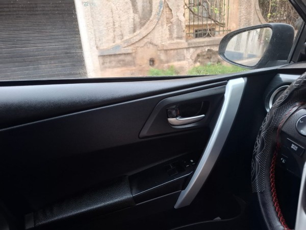 A vendre Toyota Auris - 14