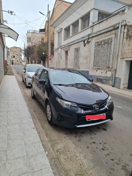 A vendre Toyota Auris - 13