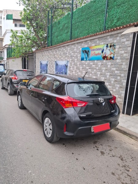 A vendre Toyota Auris - 25
