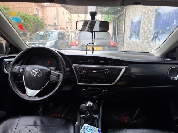 A vendre Toyota Auris - 18