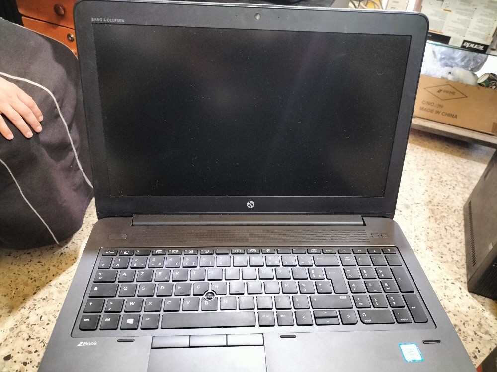 pc portable en vent  - 2