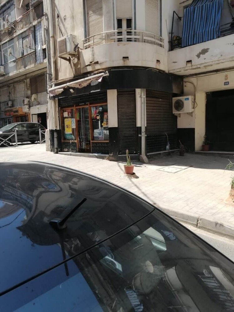 محل للبيع - 1