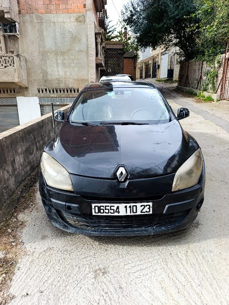 Renault Mégane 3 1.9 dCi noir - 1