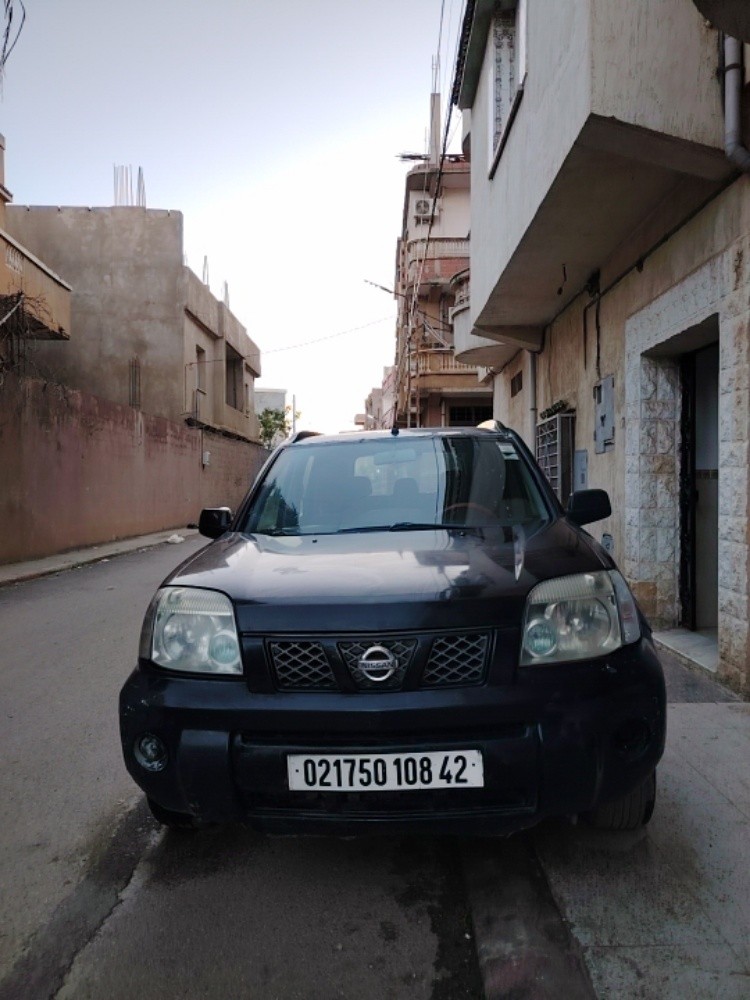 سيارة نيسان للبيع  - 1