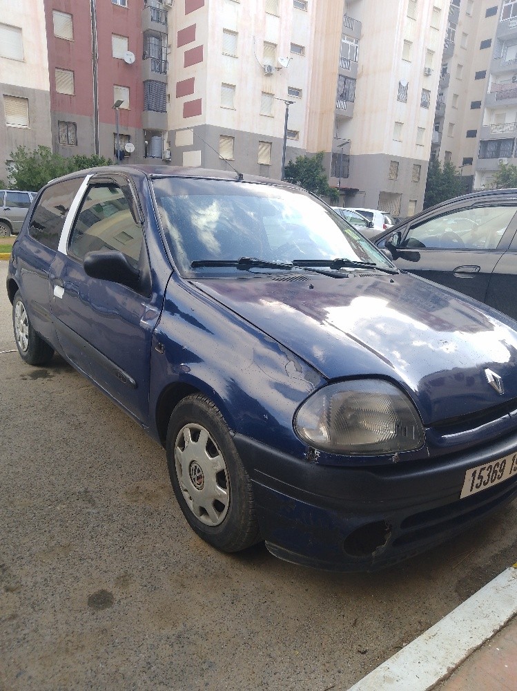 Renault clio  - 1