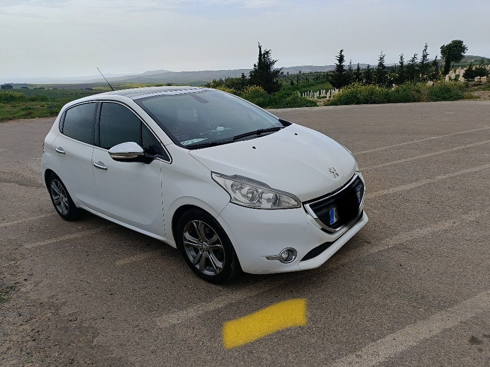 بيجو 208 - 1
