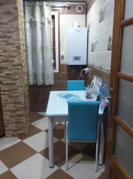 Vends maison comprenant un sous-sol, un rez-de-chaussée et un étage - 3