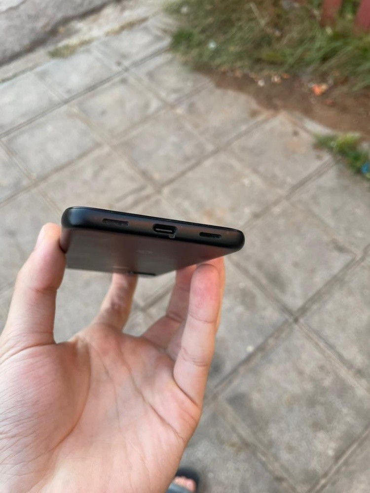 google pixel 4a - 3