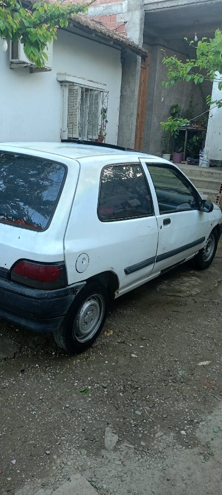 clio1 - 2