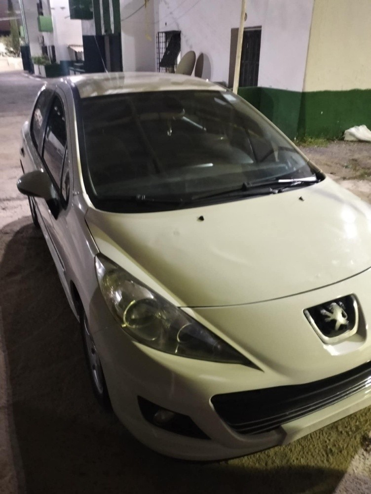 Peugeot 207 en vent  - 1