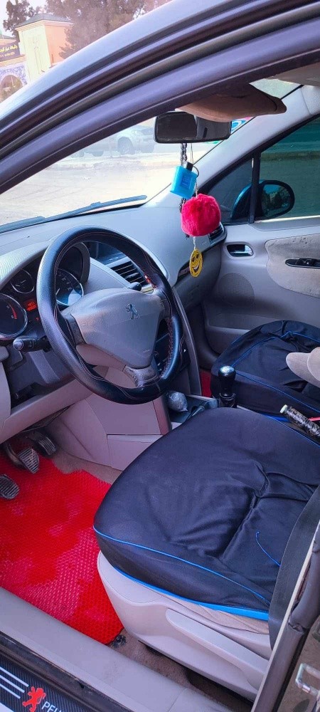 Peugeot 207 - 1