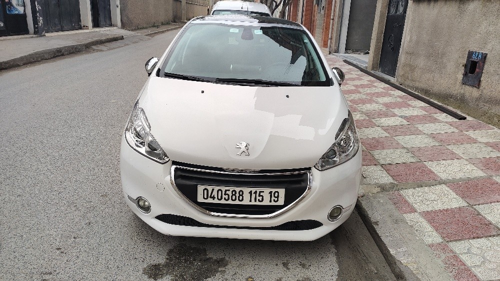 208 allure Peugeot  - 1