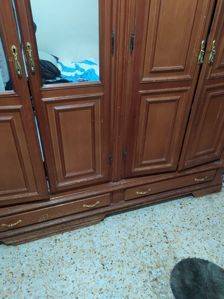 armoire en boi rouge  - 2