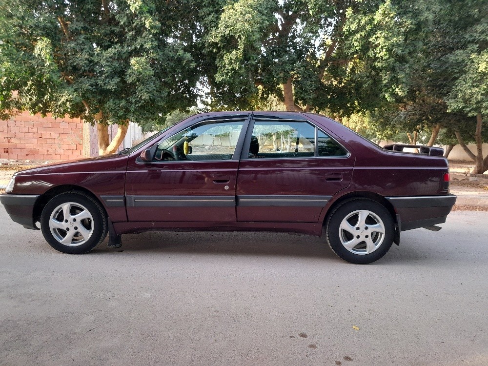 بيجو 405 - 1