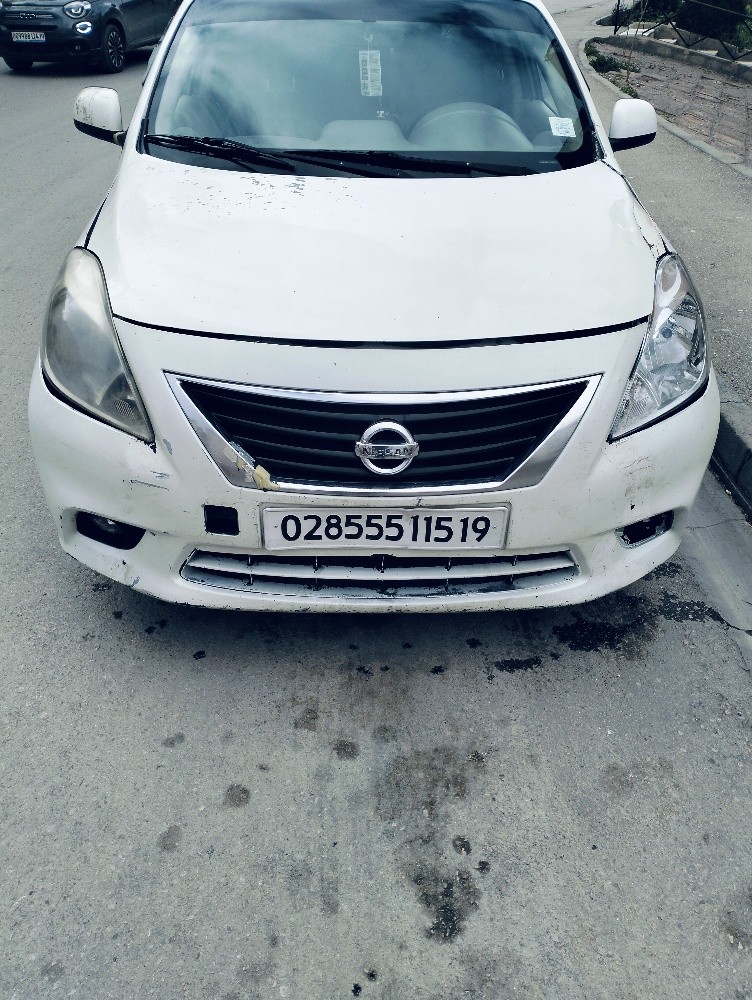 nissan sunny - 1