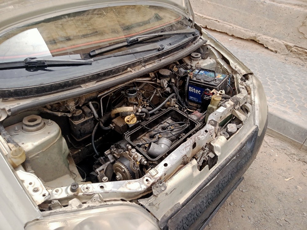 Daihatsu charade 2004 - 2