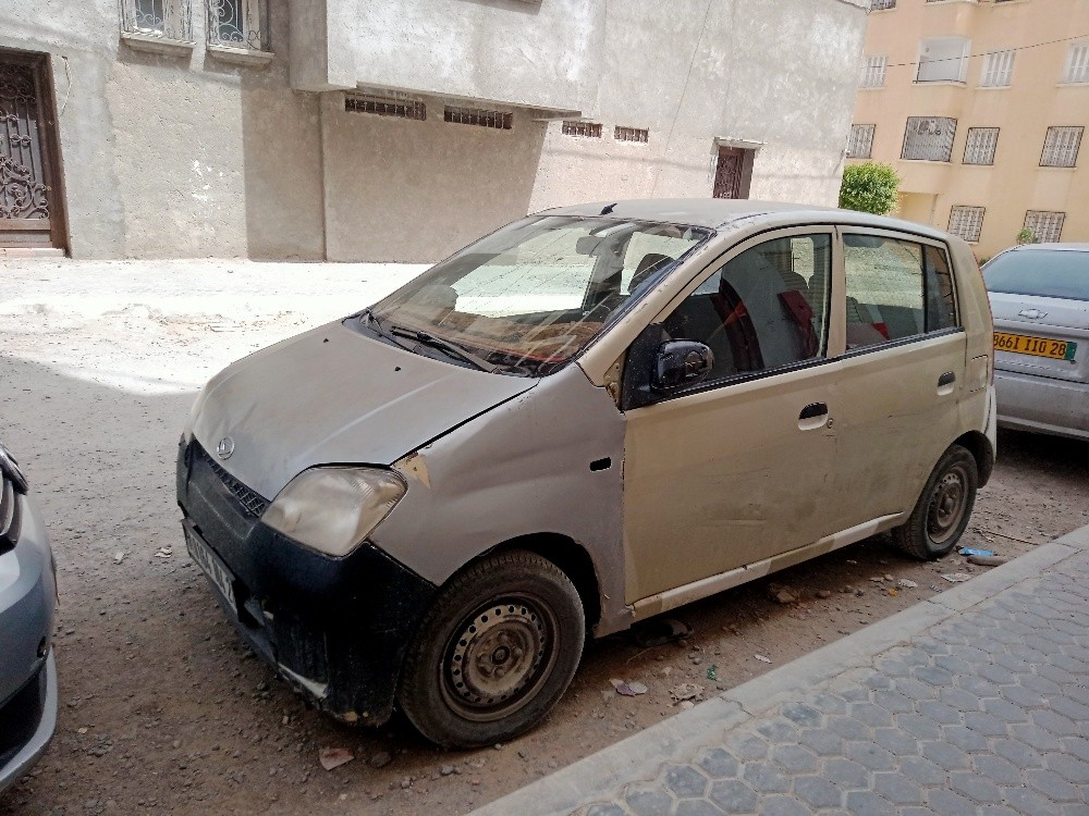 Daihatsu charade 2004 - 1