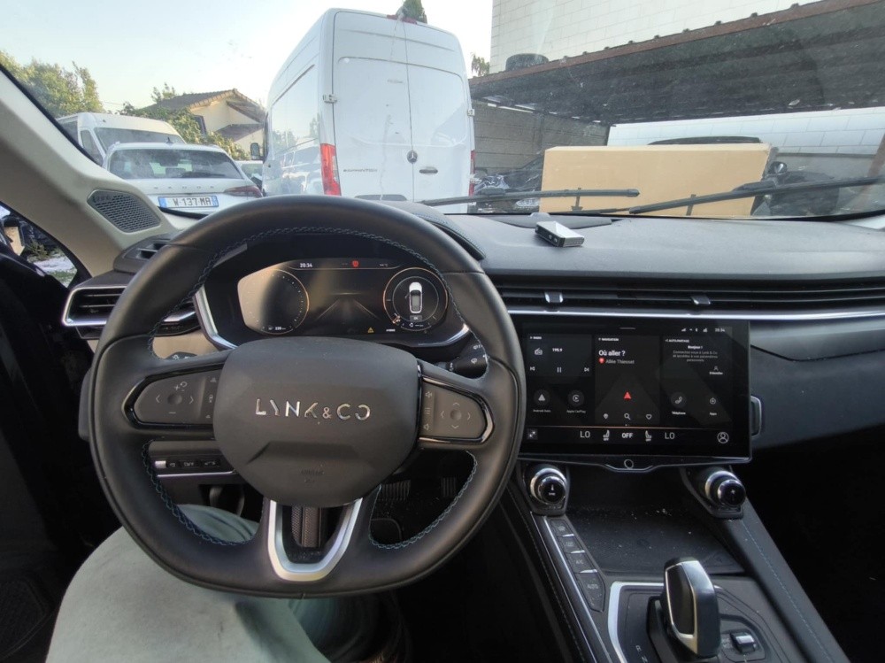 Lynk and co - 3