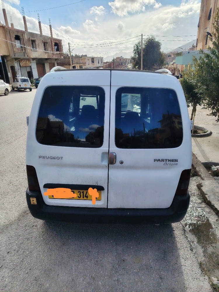 بيجو بارثنار  - 1