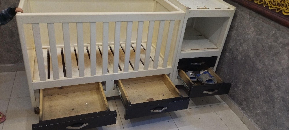 lit pour bébé très bon état - 1