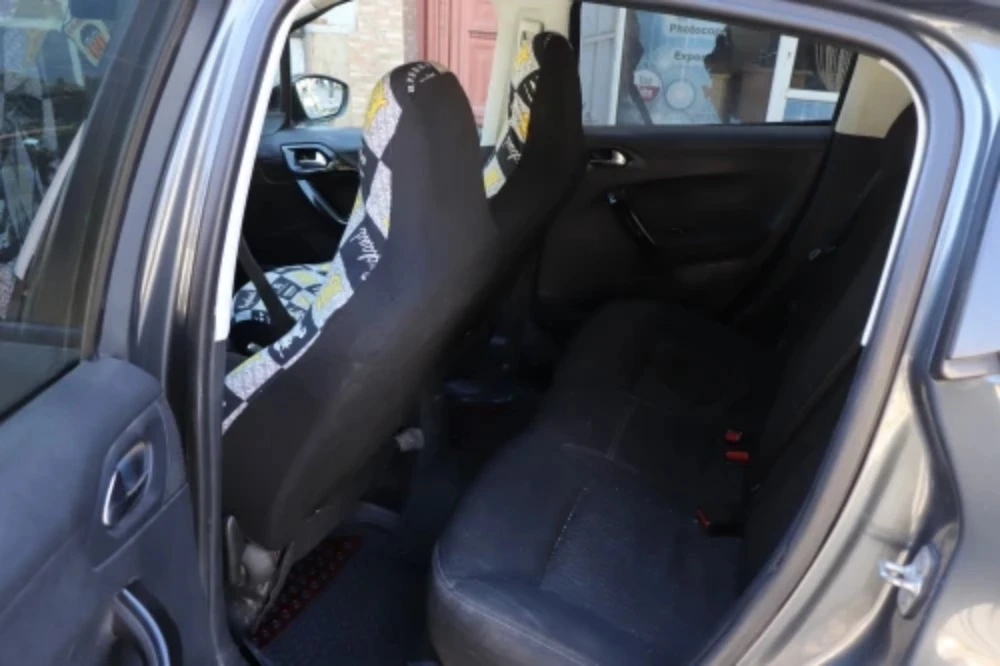 Peugeot 208 en vent  - 8