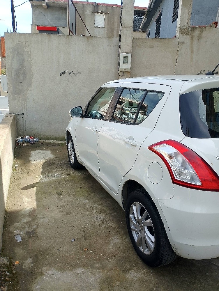 Suzuki Swift - 4