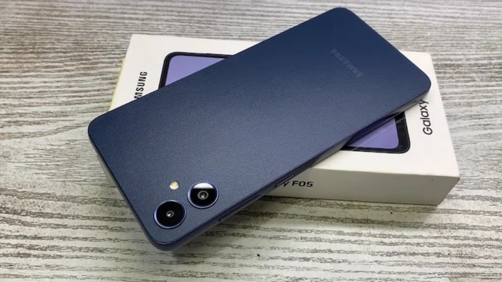 Samsung f05 - 1