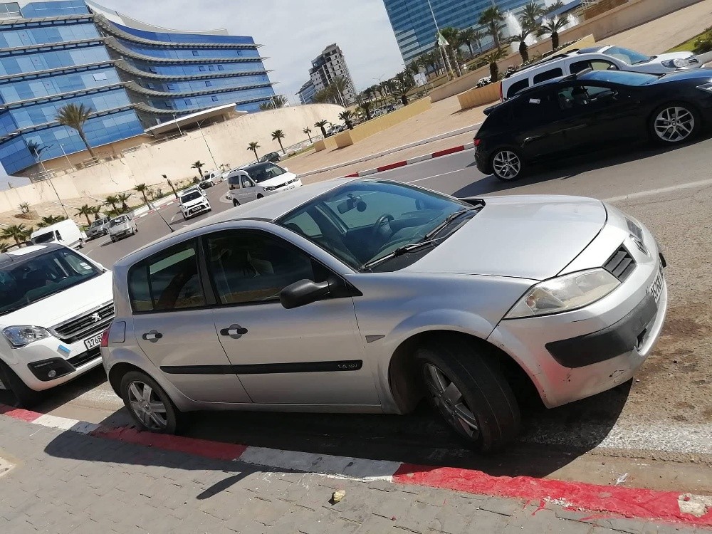 سيارة ميغان 2 - 1