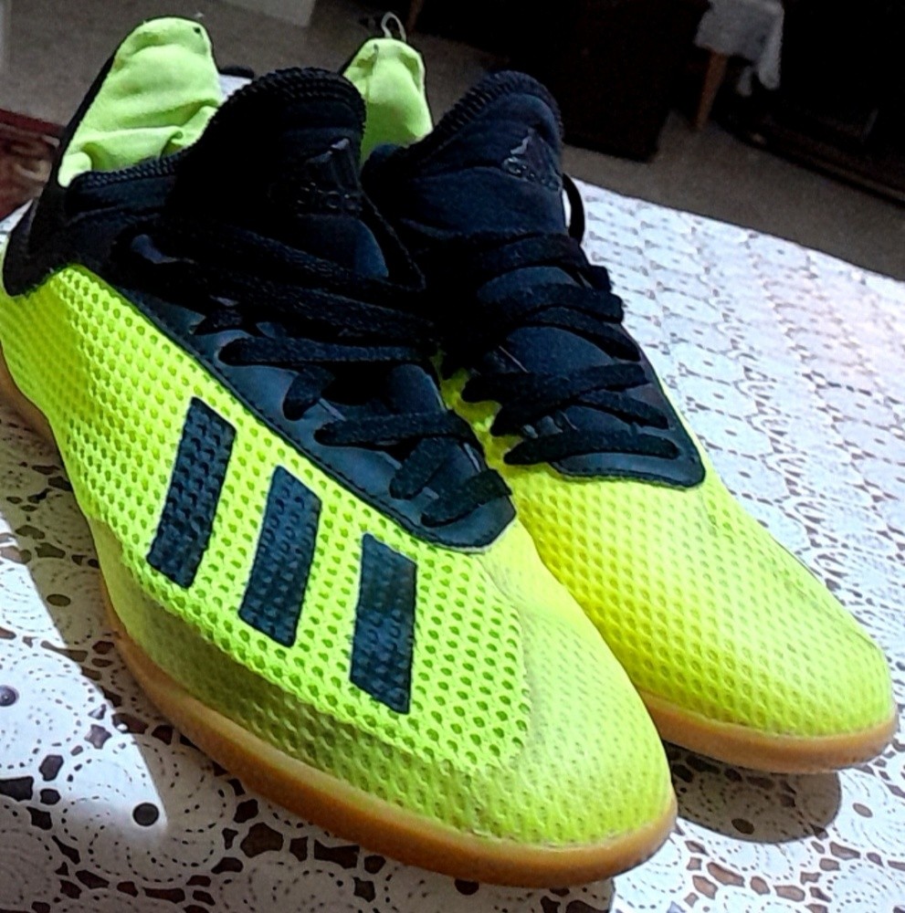 soulier futsal - 1