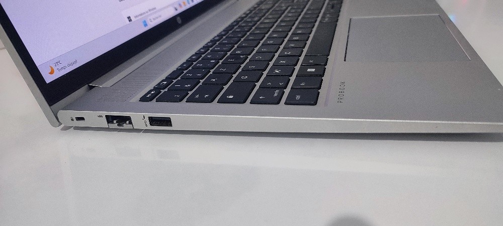 hp 450 g8 - 4