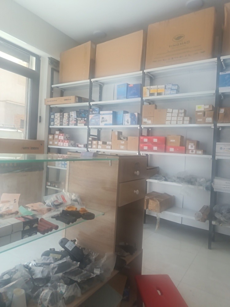 بيع قطع غيار السيارات اليابانية والصينية - 1
