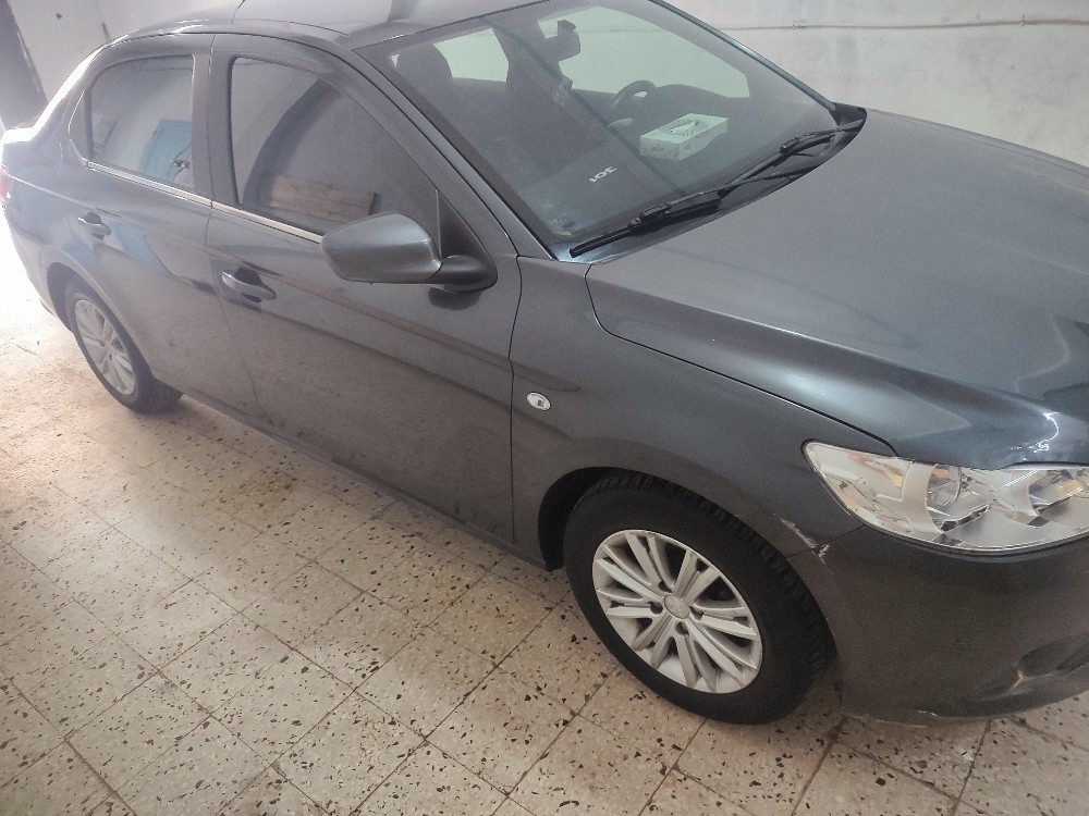 Peugeot  301 - 3