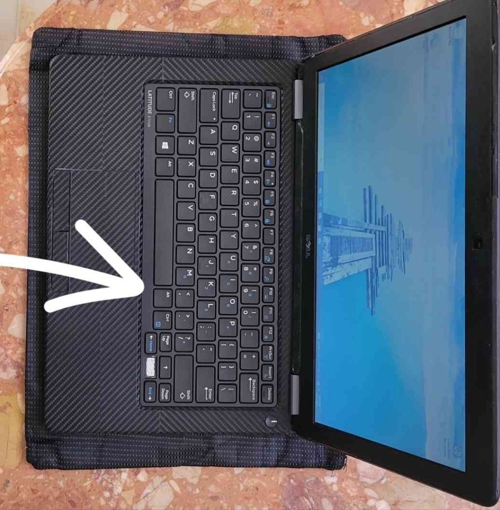 dell latitude E7250 - 4