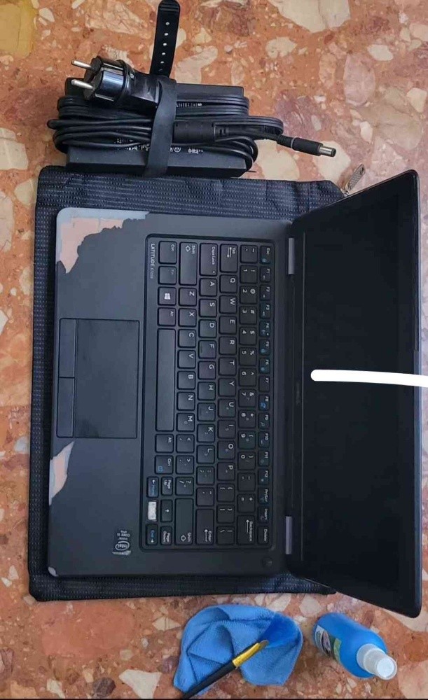 dell latitude E7250 - 3