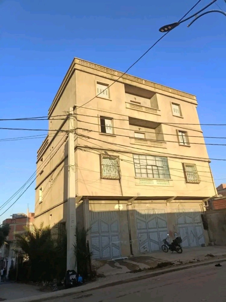 Villa avec grandes superficie - 1