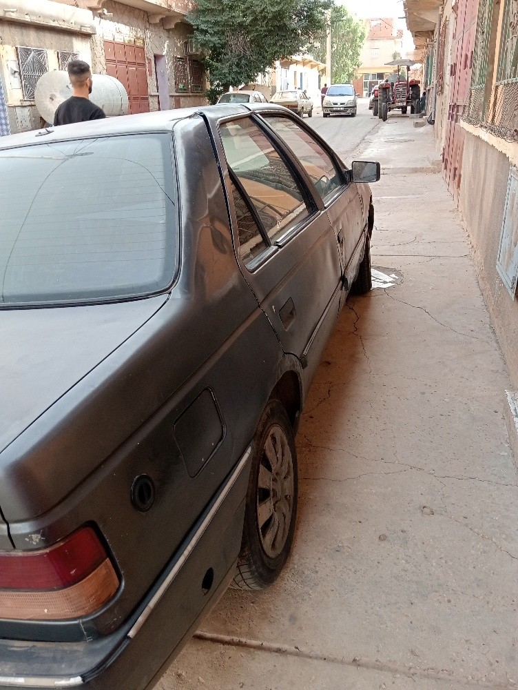 بيجو 405 - 4