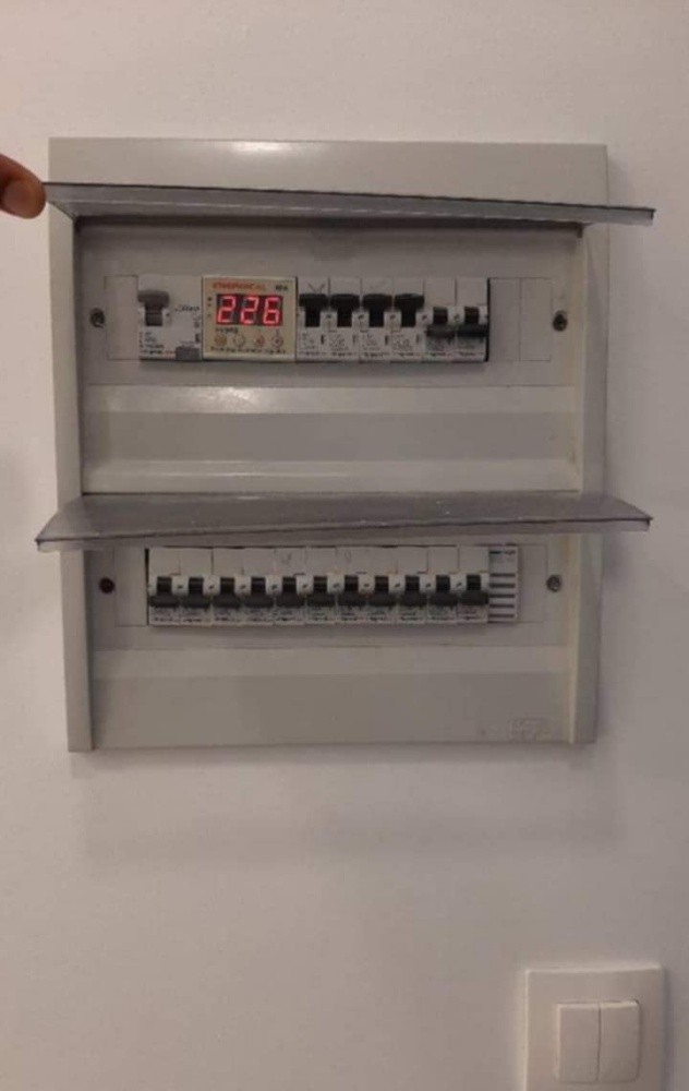 ÉLECTRICIEN BÂTIMENT É INDUSTRIEL - 8