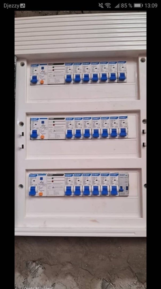 ÉLECTRICIEN BÂTIMENT É INDUSTRIEL - 15